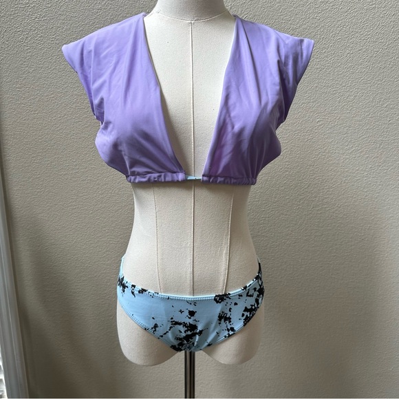 NWOT Plunging Neckline Two-Piece Bikini Set - Picture 2 of 7